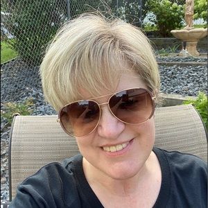 Meet your Posher, Lisa